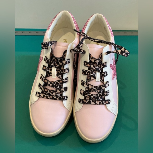 Mi.iM Shoes - NWOB Mi.Im Skylar Pink and White Women's Sneakers Size 7.5